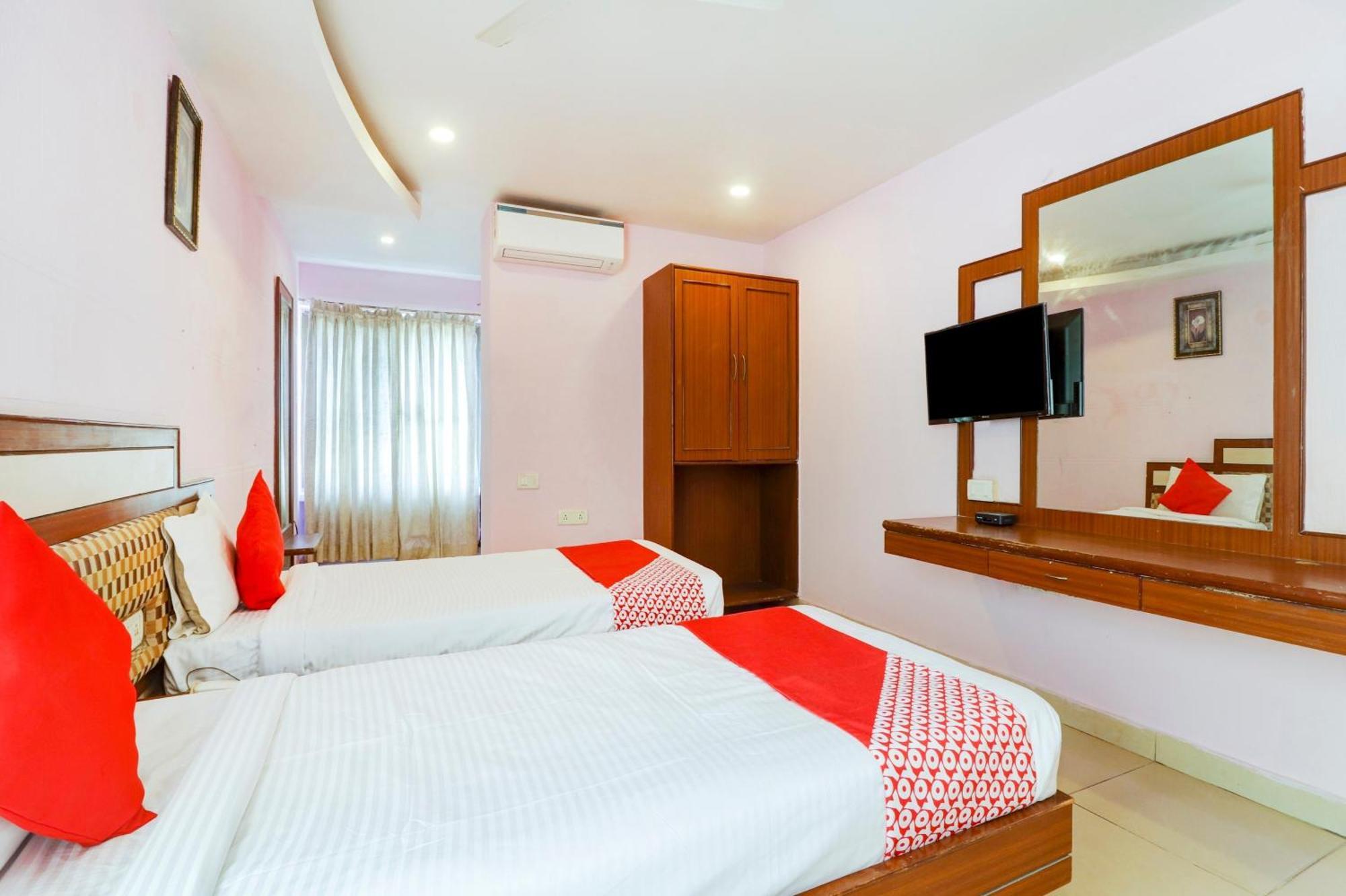 Super Collection O 77115 Vaishnavi Palace Hajdarabad Zewnętrze zdjęcie